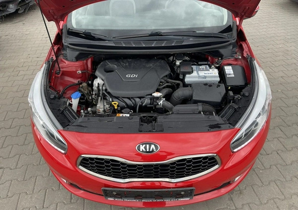 Kia Ceed cena 31900 przebieg: 125000, rok produkcji 2015 z Radymno małe 121